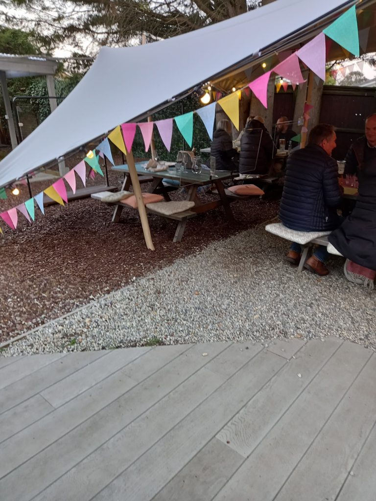 The Oaks Highcliffe Dorset Pub Garden