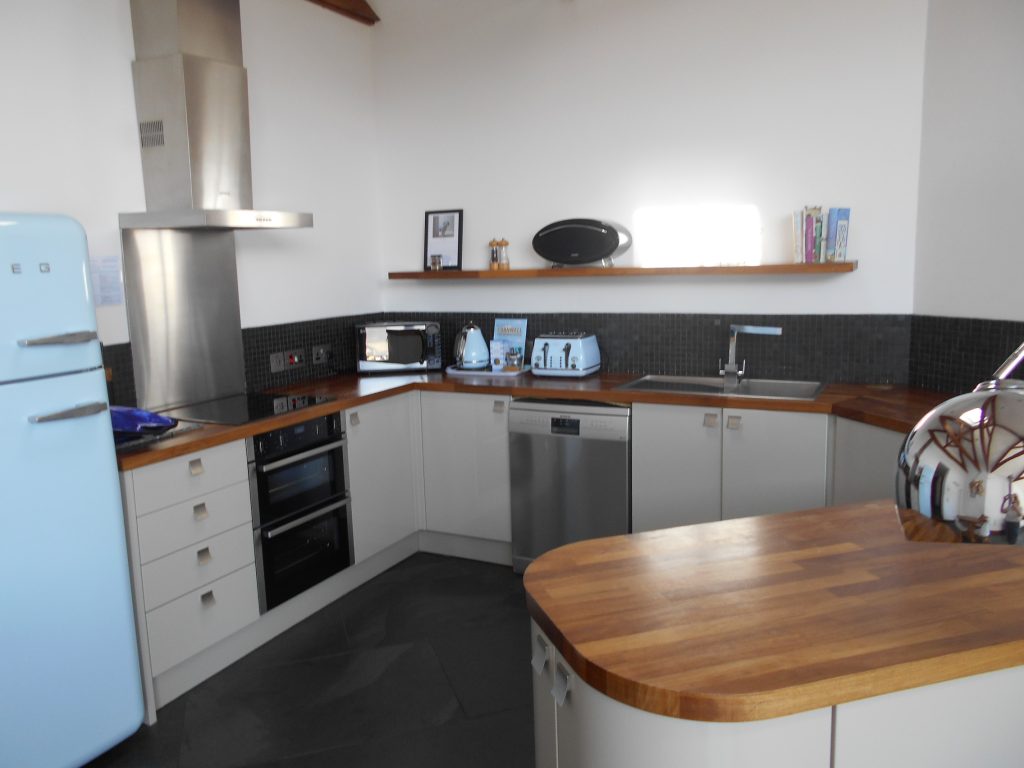 Merlin Farm Cottages Mawgan Porth Kitchenb